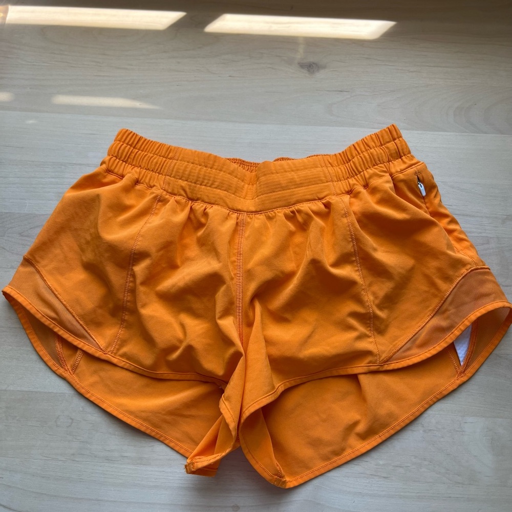 Lululemon Hotty Hot short